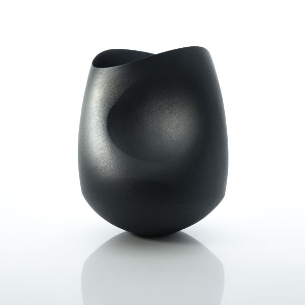 Ashraf Hanna, Black Undulating Vessel, 2025