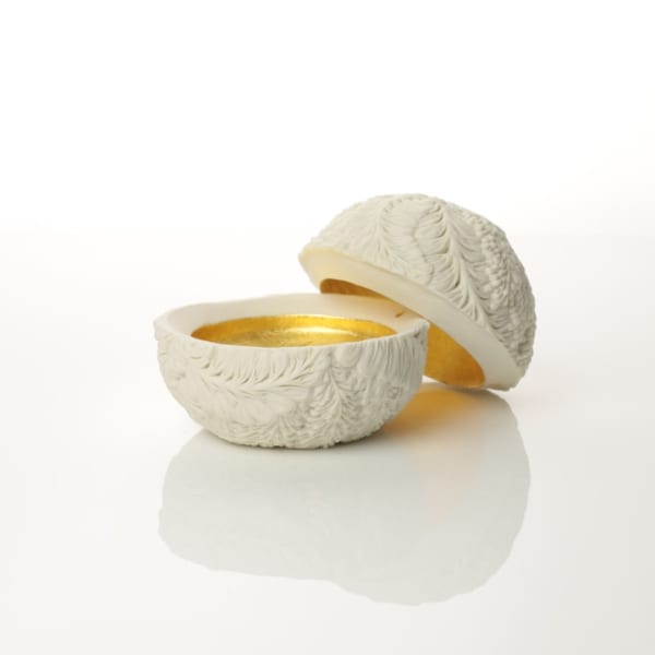 Hitomi Hosono, A Very Small Round Wisteria Box, 2018