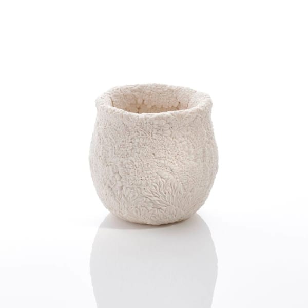 Hitomi Hosono, A Small Moringa Vase, 2024