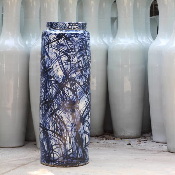 Felicity Aylieff, Blue & White Monumental Scribble Vase, 2016