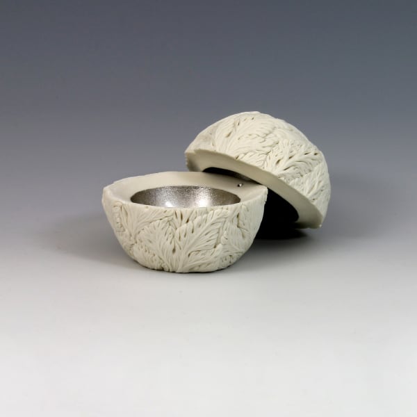 Hitomi Hosono, A Very Small Leaves Box, 2015