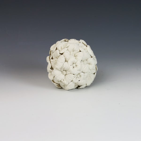 Hitomi Hosono, A Cluster of English Daisies, 2016