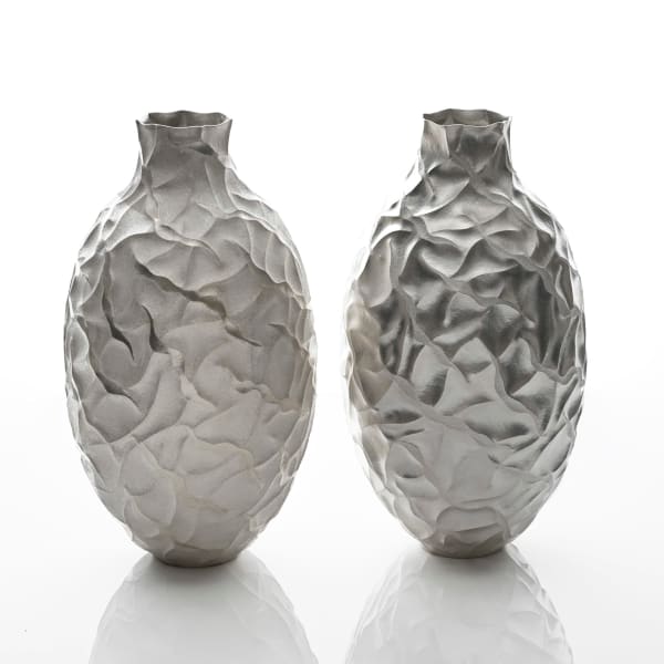 Hiroshi Suzuki, A Pair of Aqua-Poesy V Vases, 2025