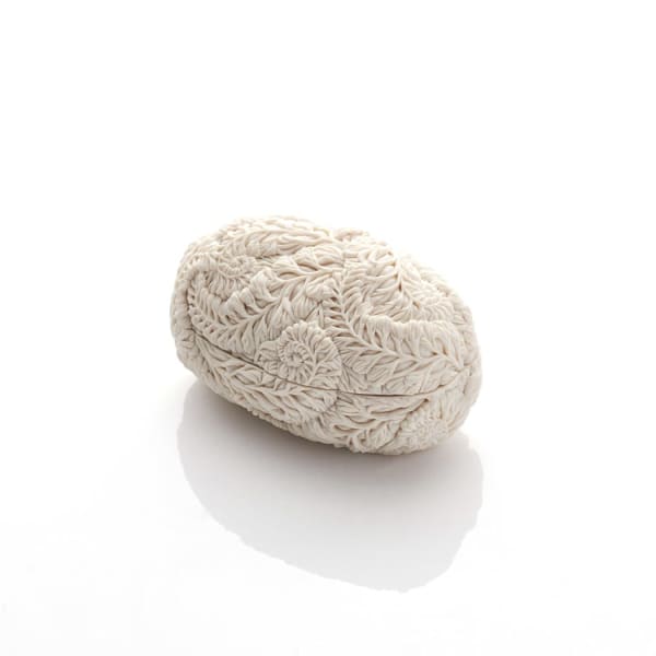 Hitomi Hosono, A Small Oval Zenmai Box, 2015