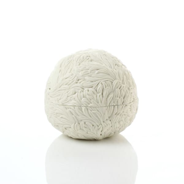 Hitomi Hosono, A Very Small Round Michikusa Box, 2019