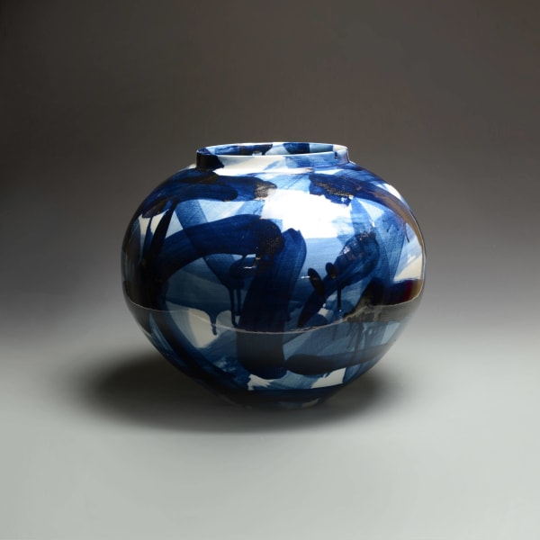 Felicity Aylieff, Blue & White Vase, 2014