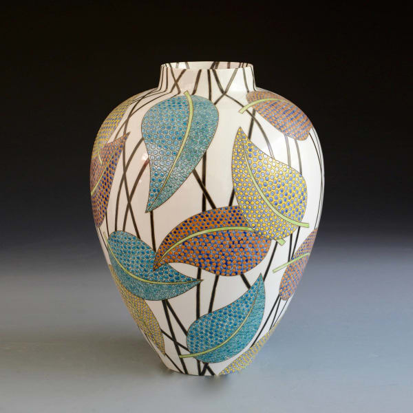 Felicity Aylieff, Fencai Leaves Vase, 2016