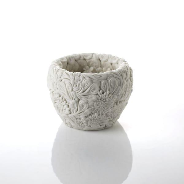 Hitomi Hosono, A Very Small Sakura, Sakura Petal and Chrysanthemum Bowl, 2022