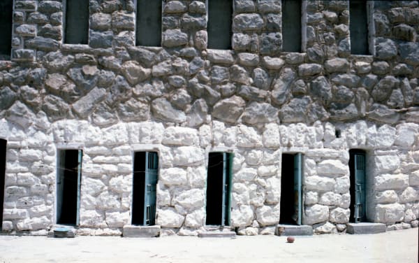 Alberto Herrera, Muro de Piedras