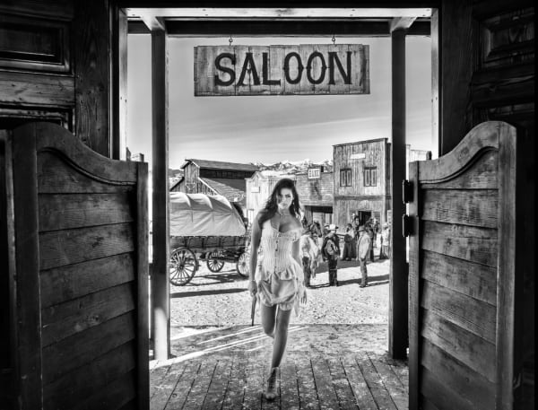 David Yarrow, The Girl with the Golden Gun