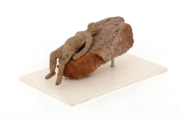 Reclining on a stone | Лежащий на камне