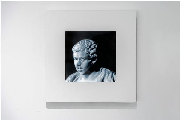 Егор Крафт CAS_V04 Hellenistic Portrait, 2018 HD Video 04'00" Framed 13" screen Edition of 3 plus 2 artist's proofs Серия: CAS