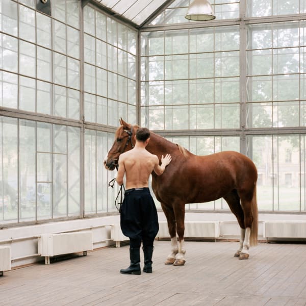 Model with the horse