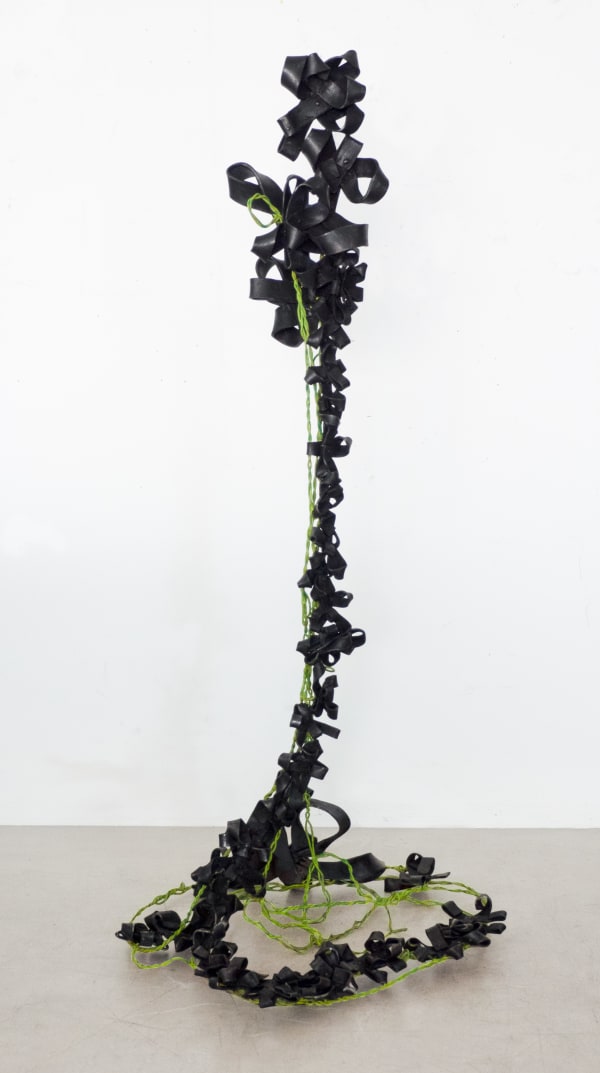 Standing Flower Necklace