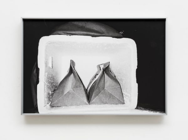 Allan Weber, Sem título, da série Tamo junto não é gorjeta [Untitled, from the series 'We're in This Together’ Isn't a Tip], 2020