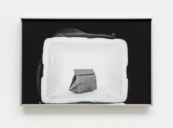 Allan Weber, Sem título, da série Tamo junto não é gorjeta [Untitled, from the series 'We're in This Together’ Isn't a Tip], 2020