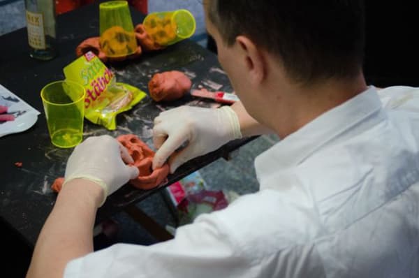 John Bock Dünnhäutig in New York (thin-skinned in New York), 2016