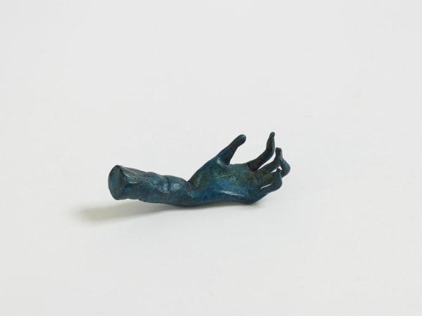 Francis Upritchard Groping Hand, 2015