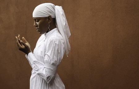 Chester Higgins Salat Time, New York, 2014 Archival Pigment Print 9 x 14 inches