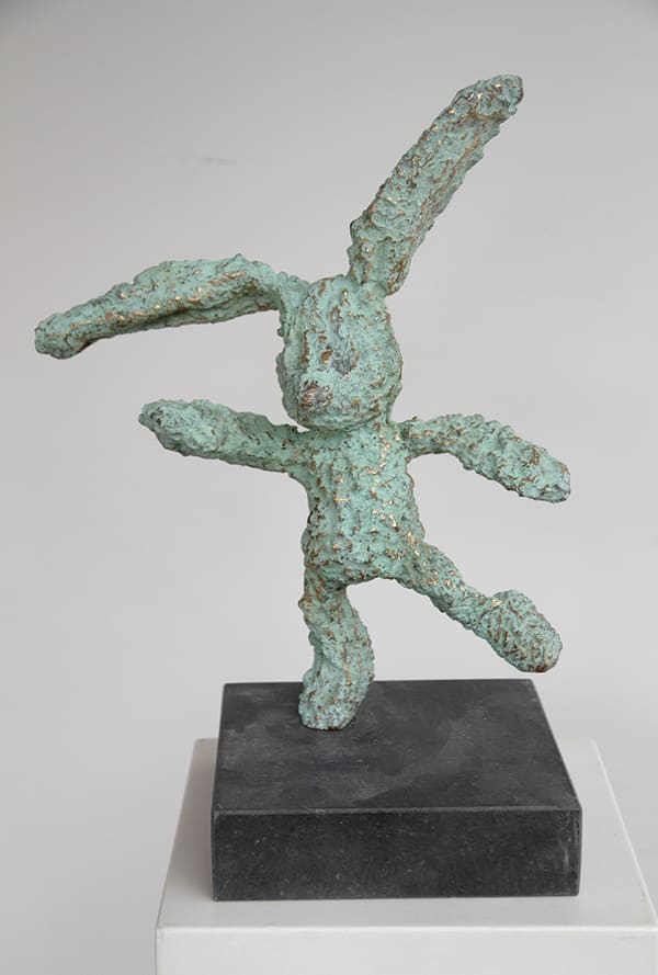 BABETTE DEGRAEVE, BRONZEN KNUFFEL V (linker pootje vooruit)