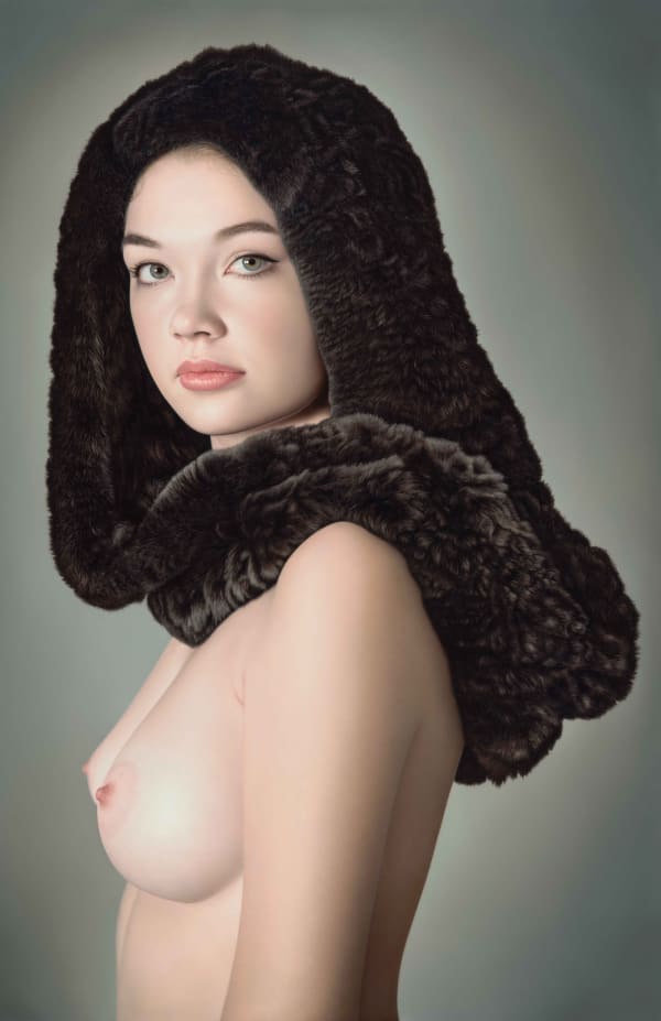 IB-Anna Halldin Maule, IN BLACK AND GREY