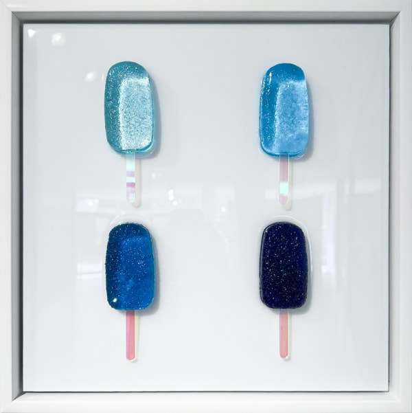 LOTTE KLOPPENBURG, FROSTED BLUE LOVE (TASTY SMALL SHINY MELTING ICE