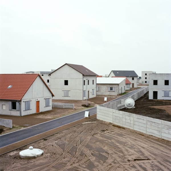 Johanna-Maria Fritz, Armour tracks in the residential area, 2016