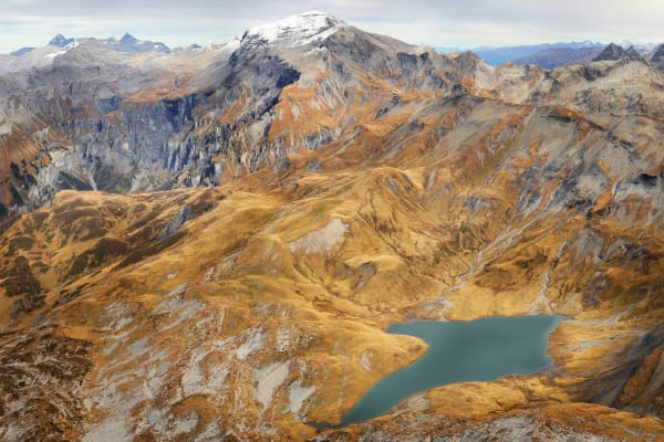 Survol d'Anterne, Buet et lac d'Anterne depuis les Fiz. Massif du Haut Giffre, France
