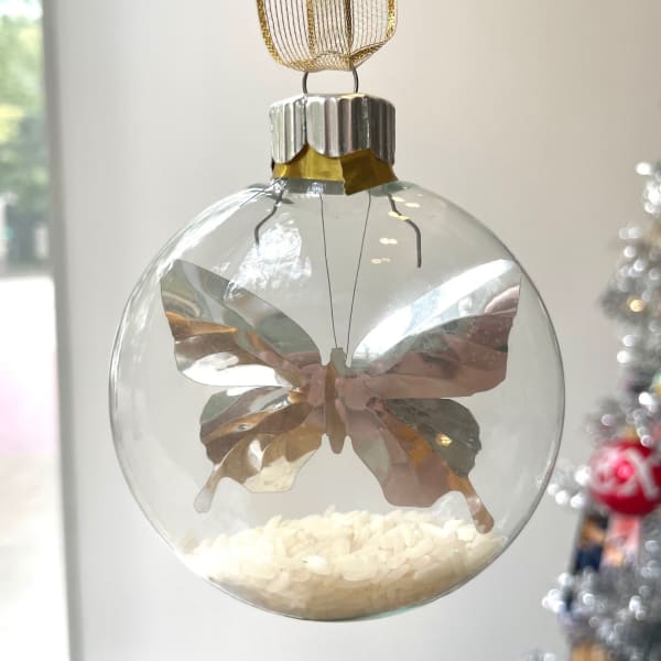 Bernardo Vallarino, Reflection Of One Ornament, 2022