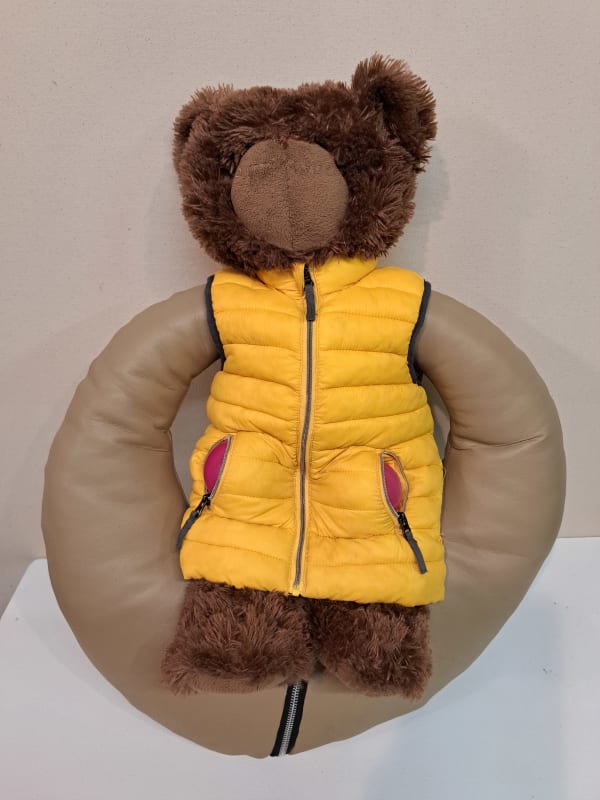 Angel Fernandez, LEFT RIGHT TO BEAR ARMS, 2024