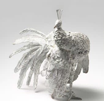 marie thys, marie, thsy, art thema, artthema, art, thema, galerie, galerie d'art, arles, sud de la france, camargue, lapin, lièvre, grand lièvre, animal, saut, protection animaux, jardin, décoration de jardin, sculpture animalière, bronze, sculpture en bronze, artiste belge, paon, bird