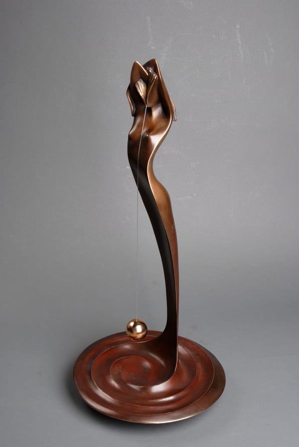jean pierre baldini, mobilis, sculpture of balance, woman sculpture, sculpture, bronze, woman, jean pierre baldini, memoire sur le sable, sculpture, woman sculpture, dance sculpture, flamingo, flamingo sculpture, dance art, bronze, art gallery, belgian art gallery, brussels art gallery, art yi, art yi gallery