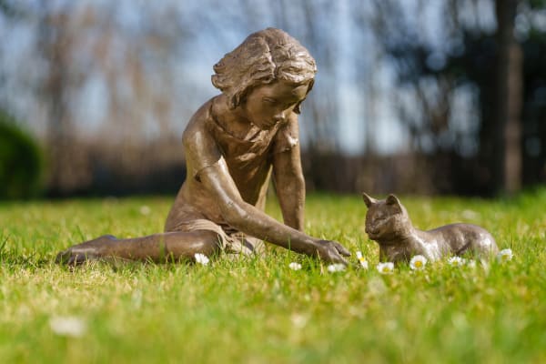 béatrice cols, artiste belge, sculpteur belge, sculpture en bronze, art contemporain, fine art, sculpture figurative, sculpture poétique, bronze artistique, bronze d’art, œuvre d’art originale, galerie d’art, collectionneur d’art, décoration d’intérieur, décoration haut de gamme, sculpture trio, acquisition d’art, achat sculpture bronze, leasing d’œuvres d’art, investissement en art, placement artistique, collection d’art, œuvre d’art exclusive, art et patrimoine, bronze de collection, ine art fair, fine art fair wavre, art thema, galerie art thema, exposition sculpture, salon d’art, foire d’art, art thema, chat, chaton