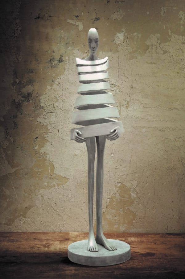 art thema, artthema, femme, Isabel Miramontes, sculpture en bronze, sculpture humaine, sculpture monumentale, sculpture monumentale miramontes, sculpture fine, sculpture de l'espoir, art de la sculpture, sculpture d'intérieur, art figuratif, sculpture figurative, sculpture contemporaine, espoir, robe, délicatesse, design d'intérieur , décoration d'art, décoration de salon, galerie d'art, arles, bruxelles