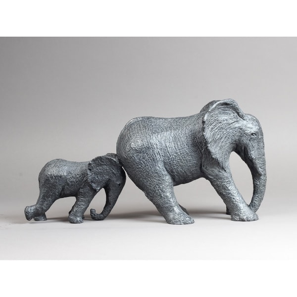 Opposition, sophie verger, éléphant, zoo, spectacle animalier, spectacle d'éléphants, animal heureux, animal, sculpture animalière, art en bronze, sculpture en bronze, éléphanteau, harmonie, animal mignon, sculpture mignonne, enfance, rêve, jouer au jeu, joyeux, nature , bonheur, amour, décoration bibliothèque, décoration bureau, décoration d'intérieur, Art Thema HeYi, galerie Bruxelles
