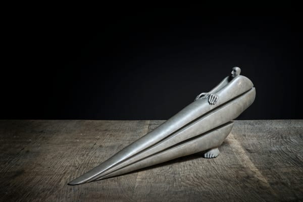 een elastische wereld, isabel miramontes, elatic man, eigentijdse beeldhouwkunst, scultpure art, bronzen sculptuur, interieurdecoratie, kunstdecoratie, art design, house art, interieur kunst idee, kantoordecoratie, meubeldecoratie, kunstdecoratie, bibliotheekdecoratie, thema art heyi , brussels art gallery, galerie voor hedendaagse kunst