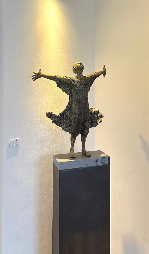 IIXV, monumental contemporary sculpture by Lieven D’Haese symbolizing human completeness through the Roman numerals II, X and V, a powerful artwork for collectors and interior or landscape architects.