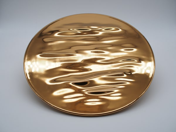 RAN Xiangfei 冉祥飞, 'Blowing Breeze' Gold Plate 微风吹过镀金盘, 2021