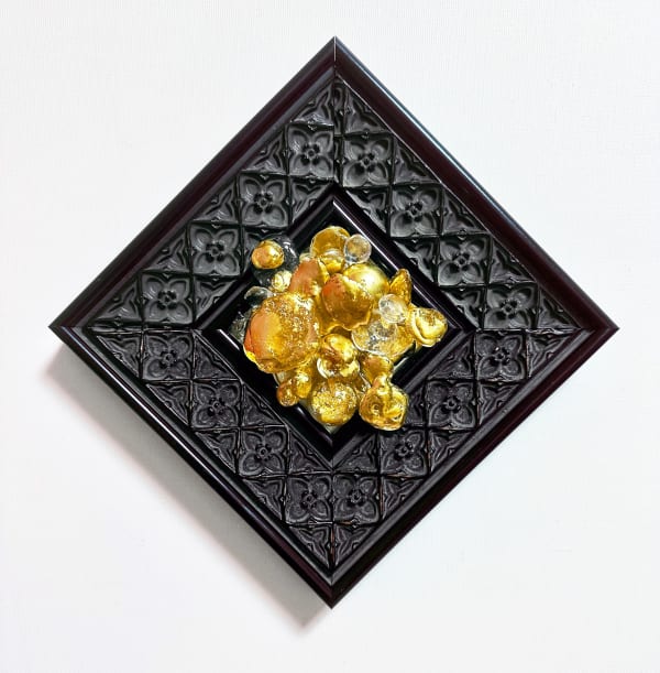 Sources of radiance unknown power resin art gold leaf japanese art abstract painting abstract art mixed media Art Yi gallery Brussels Art gallery