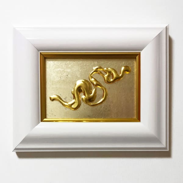 Yuiko Rayka hars bladgoud hedendaagse kunst aan de muur abstracte kunst mixed media Art Yi-galerij Kunstgalerij Brussel