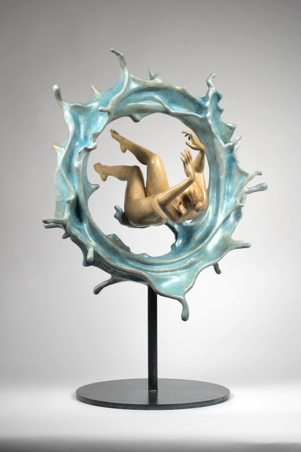 Floating of thought Liang Binbin contemporary sculpture bronze sculpture a swimming woman sculpture through a water circle a blue wave sculpture blue sea sculpture water sculputre Art Yi gallery Brussels art gallery