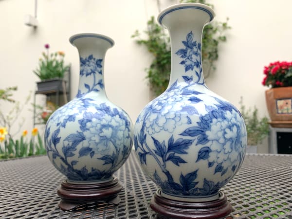 一對清代青花牡丹蝴蝶紋天花瓶(雍正下款)蔡晓芳當代陶瓷藝術亞洲陶瓷藝術亞洲瓷器藝術藍瓷花瓶藍瓷花瓶藝術收藏