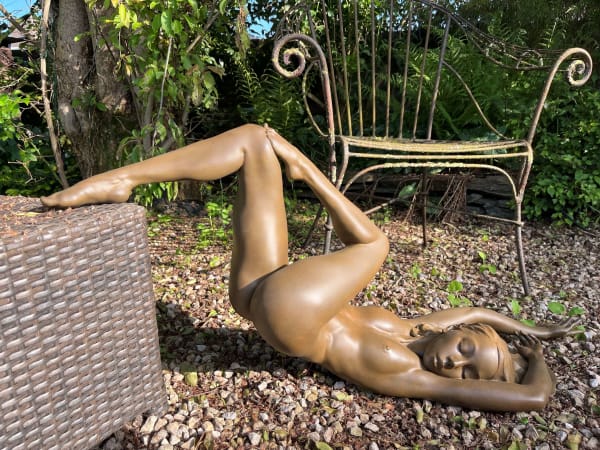 Pieces of me with me Marc de Corte dancing woman sculpture dance sculpture girl sculpture naked woman sculpture garden sculpture bronze sculpture contemporary sculpture Art Yi gallery Brussels art gallery
