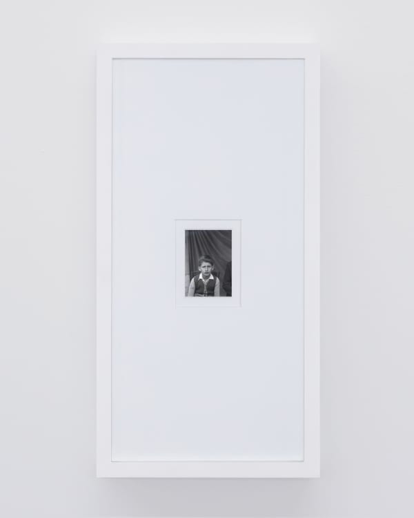 Benjamin Renoux THE GAZE OF MEDUSA (Mother & Child), 2016 Digital video, screen, passe-partout, glass and painted frame