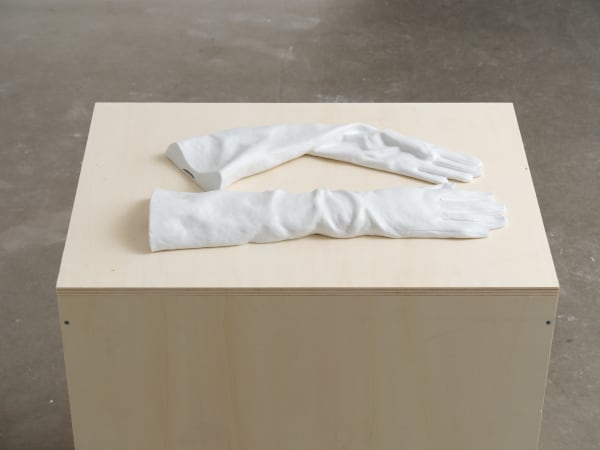 Hongyan Untitled , 2025 Ceramic 53.2 x 14 x 5 cm 21 x 5 1/2 x 2 in 49.5 x 15 x 5cm 19 1/2 × 6 × 2 in