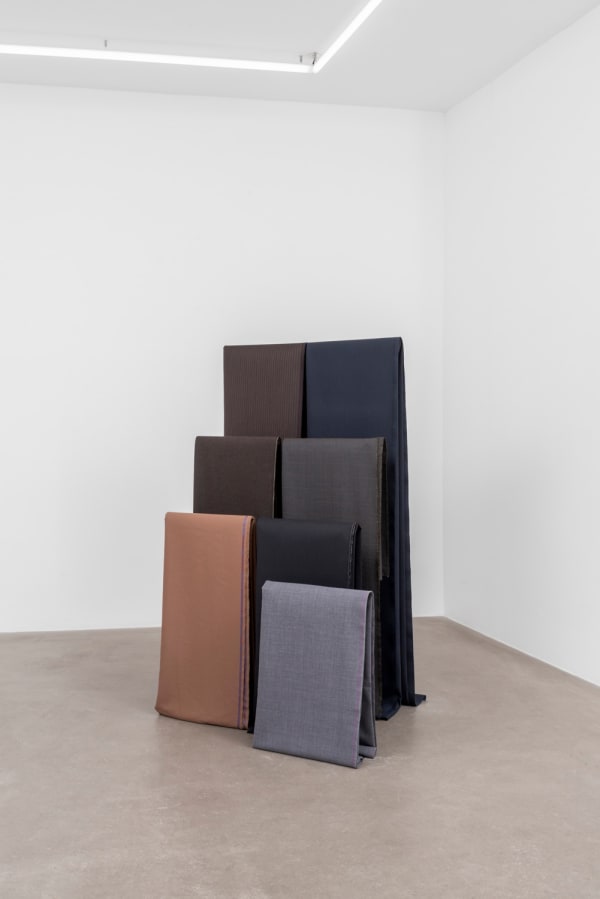 Shabahang Tayyari Waterfall, 2026 Différents tissus de costume sur structure en acier / Various suiting fabrics on a steel frame 151 x 88 x 93 cm 59 1/2 x 34 5/8 x 36 5/8 in