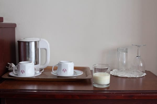 Patty Chang 张怡, Let Down （Milk） 沮丧（牛奶）, 2017