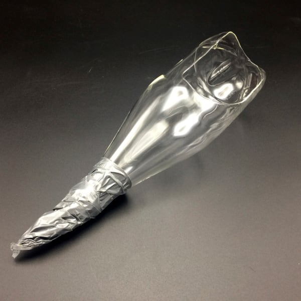 Patty Chang 张怡, Shoe w. Duct tape 鞋。胶带, 2017