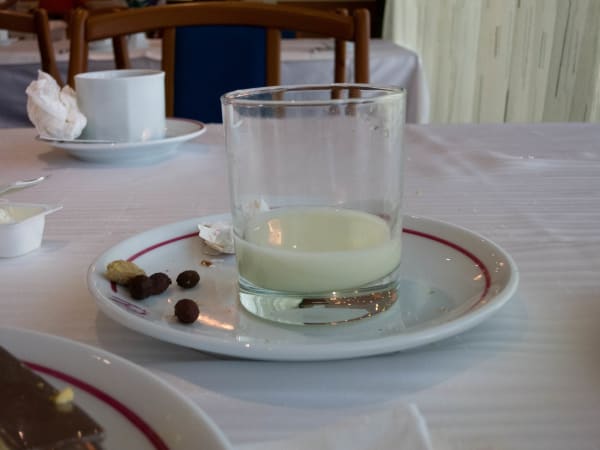 Patty Chang 张怡, Let Down （Milk） 沮丧（牛奶）, 2017