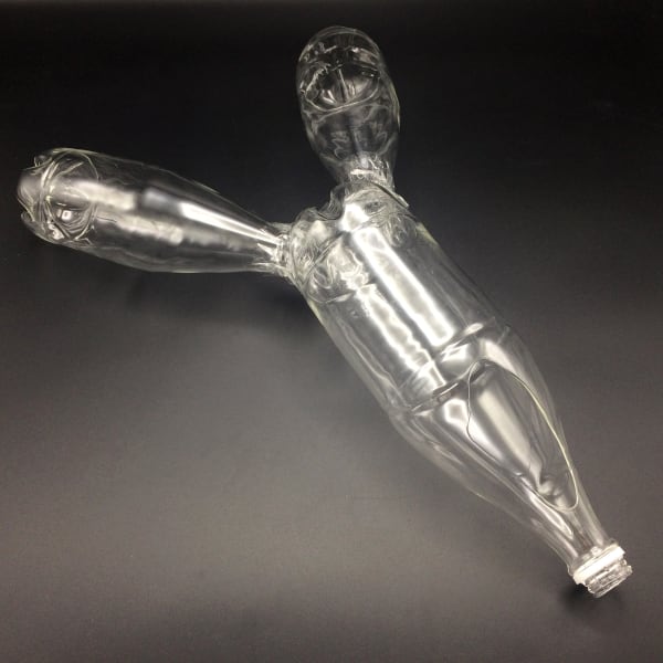Patty Chang 张怡, Glass Urinary Device 玻璃小便器, 2017